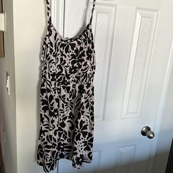 Faithful the Brand Amika Mini Dress in Sidra Floral Print Ecru - Picture 3 of 5